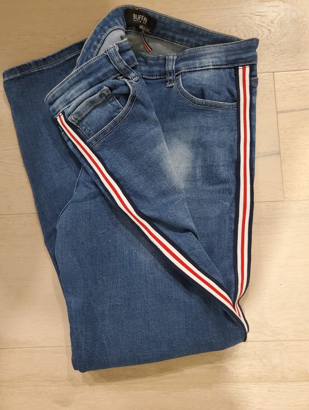 Buffalo David Bitton- cute stripe detail down side of legs skinnies, stretchy - Picture 5 of 5